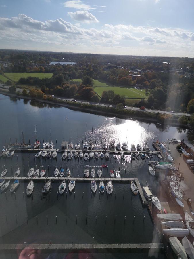 Ferienwohnung Im Wikingturm Schleswig Exterior foto